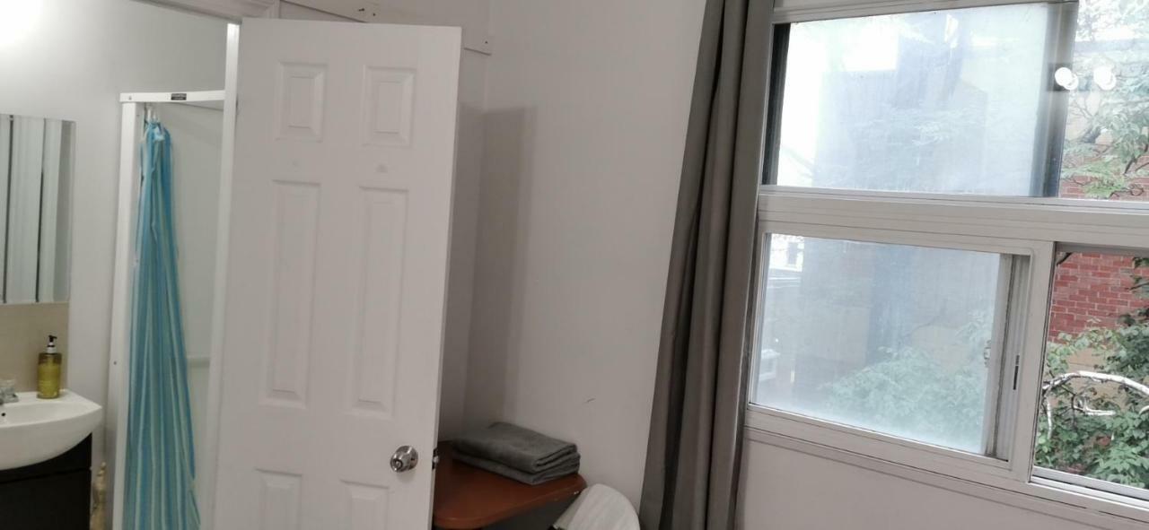 Monthly University Apartment-Elizabeth Toronto Exterior foto